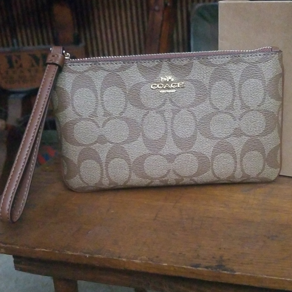 New Coach clutch/wristlet